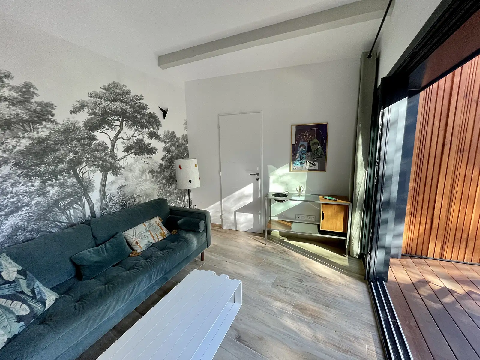 4. salon forêt gite figuières